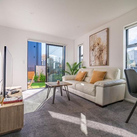 King Bed On Hagley Park Corner In The Cbd Apartamento Christchurch Exterior foto