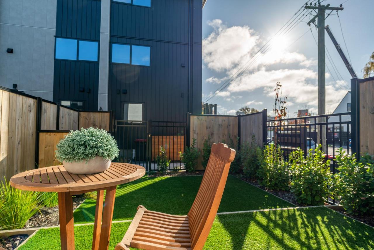 King Bed On Hagley Park Corner In The Cbd Apartamento Christchurch Exterior foto