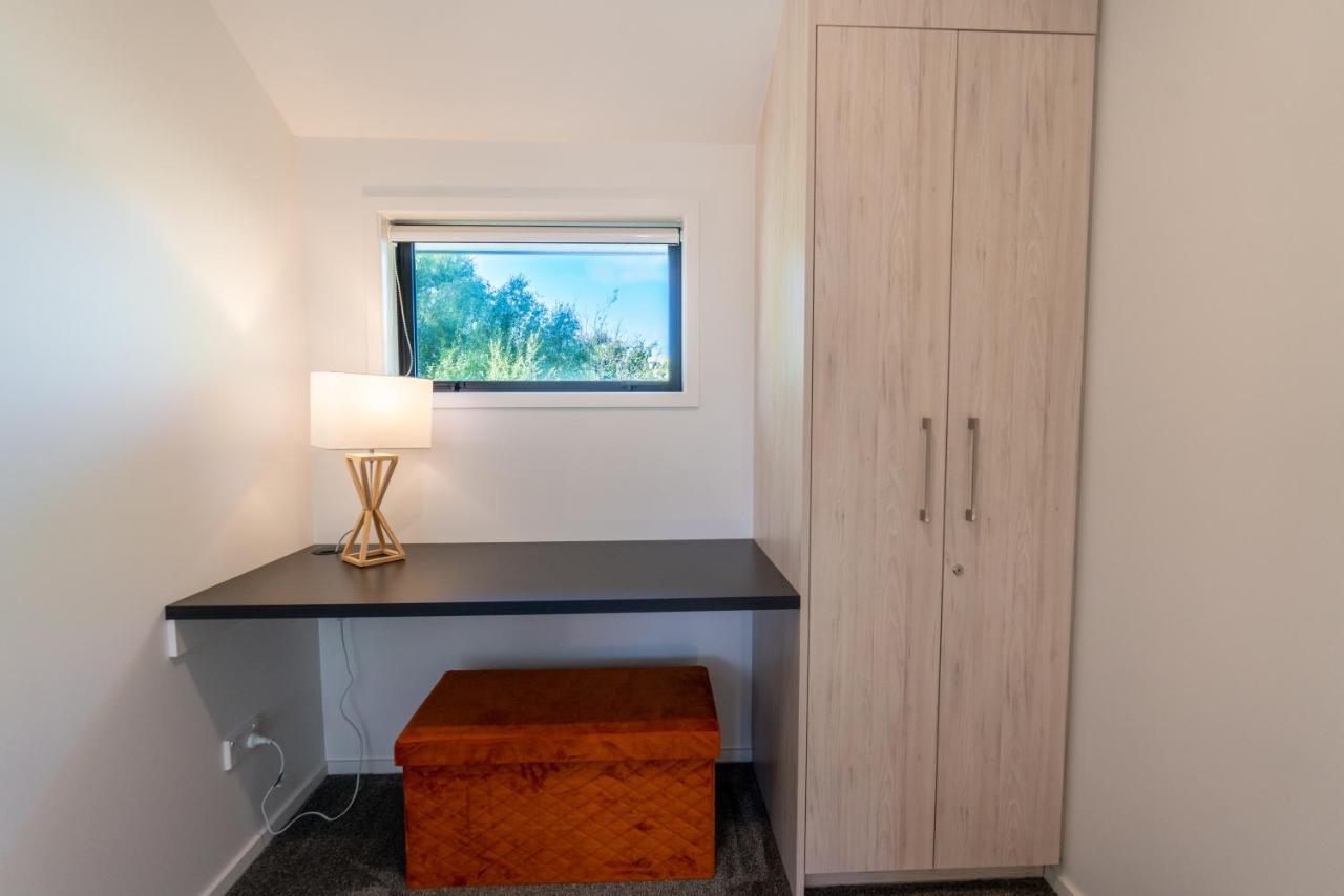 King Bed On Hagley Park Corner In The Cbd Apartamento Christchurch Exterior foto