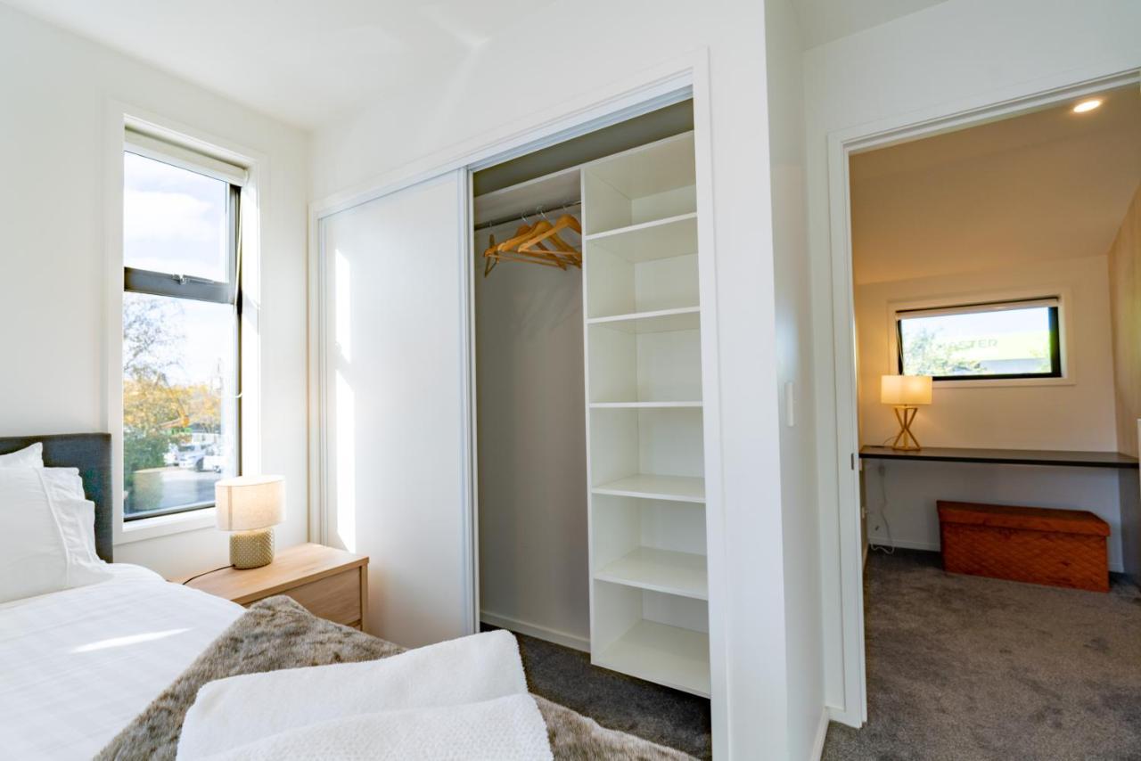 King Bed On Hagley Park Corner In The Cbd Apartamento Christchurch Exterior foto
